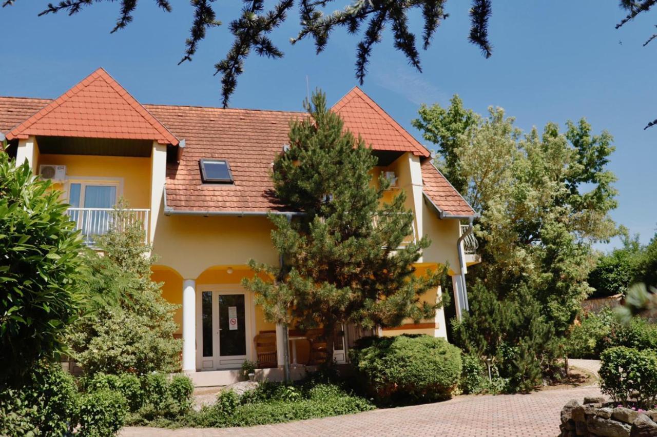 Wagner Panzio Hotell Cserszegtomaj Exteriör bild