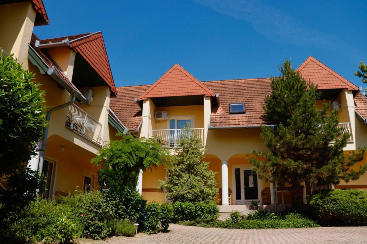 Wagner Panzio Hotell Cserszegtomaj Exteriör bild