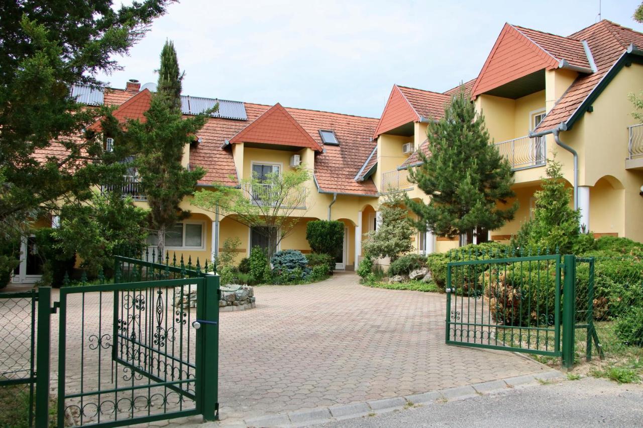 Wagner Panzio Hotell Cserszegtomaj Exteriör bild